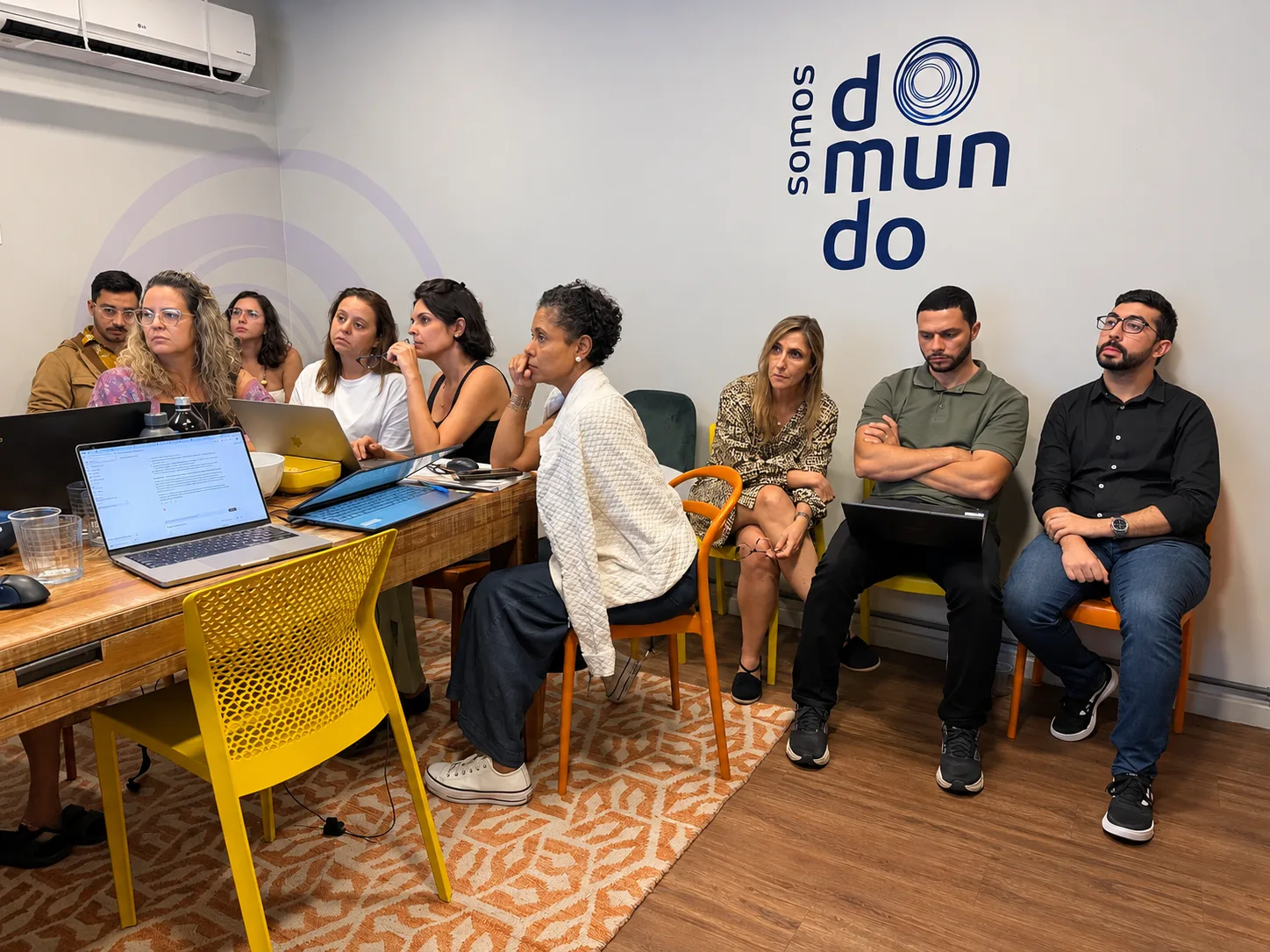 Turma reunida durante o treinamento de inteligência artificial